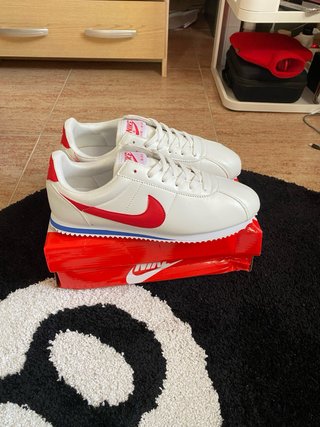 Nike Cortez Talla 44 Blancas y Rojas