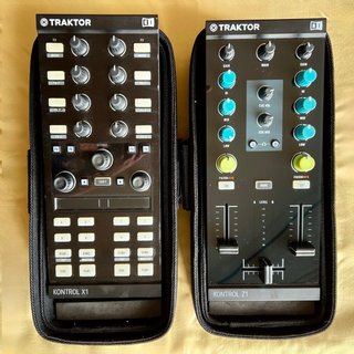 Traktor Kontrol X1 MK2 + Z1 + Fundas de segunda mano por 200 EUR