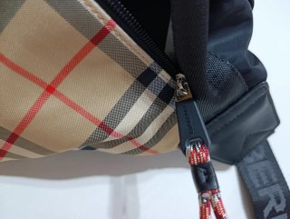 Borsa a spalla Burberry beige e nera