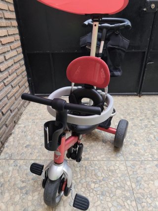 Triciclo evolutivo para niños marca Avigo