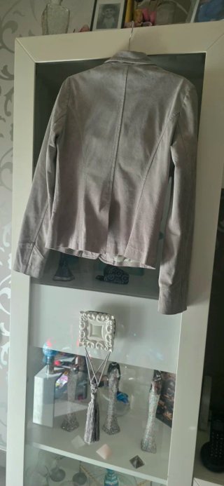 Cazadora antelina beige/blanca