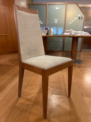 Silla Andreu World Madera y Tela Beige