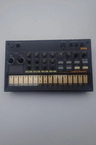 Korg Volca Beats Drum Machine Muy cuidado.