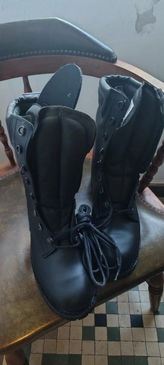Botas militares negras