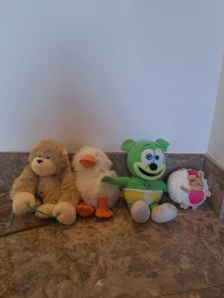 Lote de 4 peluches: mono, pato, oso y oveja