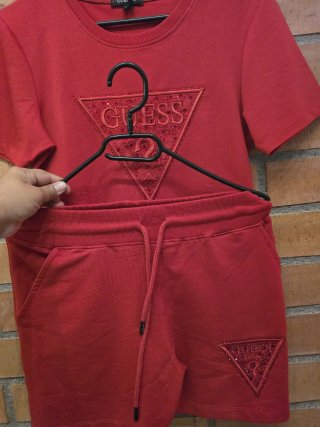 Conjunto Guess Rojo Talla XXL