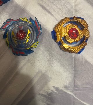 Colección 9 Beyblades