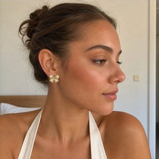 Pendientes dorados lazo perlas y brillantes