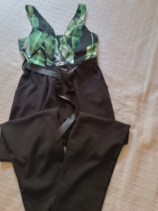 Monode señora con estampado tropical