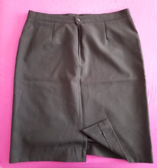 Falda negra talla L