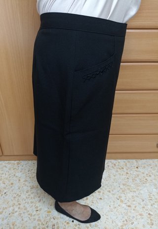 Falda negra talla L