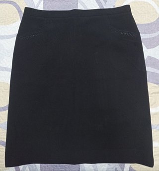 Falda negra talla L