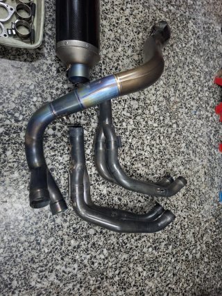 Escape CBR 600 Titanio
