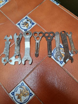 Llaves de bicicleta antiguas