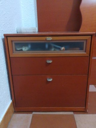 Armario de 3 piezas+cabezal y 2 mesitas de REGALO.