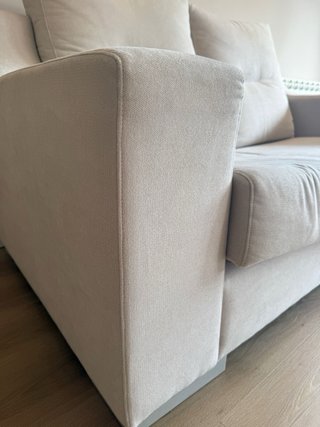 Dos sofás dobles beige