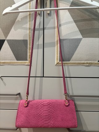 Bolso Uterqüe rosa piel serpiente