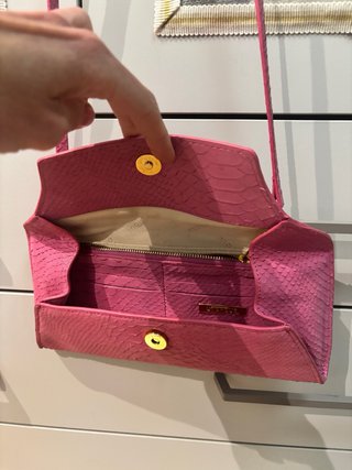 Bolso Uterqüe rosa piel serpiente
