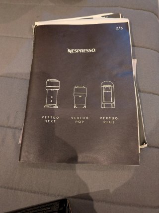 Cafetera Nespresso Vertuo Pop Amarilla con extras