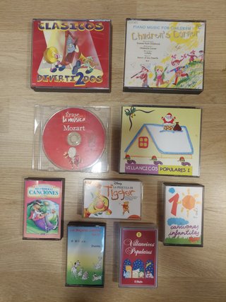 CD y cintas casetes infantiles variadas