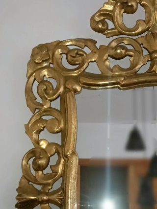Precioso espejo cornucopia dorado estilo Luis XV