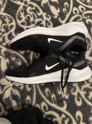 Zapatillas Nike Quest 5 Negras y Blancas