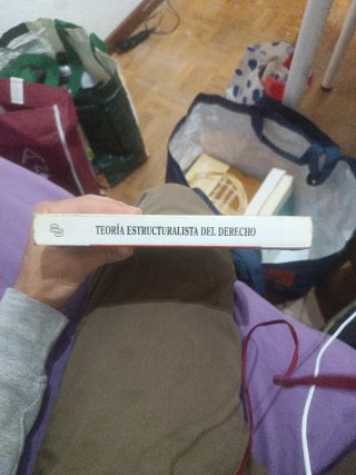 Teoría estructuralista del derecho