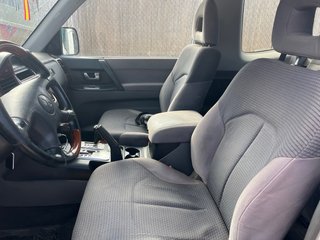 Mitsubishi Montero 2004