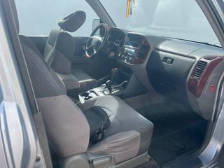 Mitsubishi Montero 2004