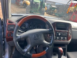 Mitsubishi Montero 2004