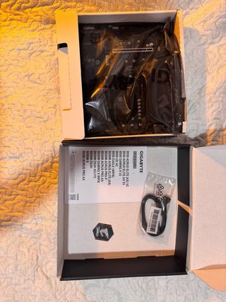 Placa Base Gigabyte B550M Aorus Elite