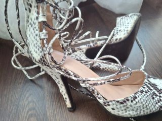 Zapatos de tacón con cordones