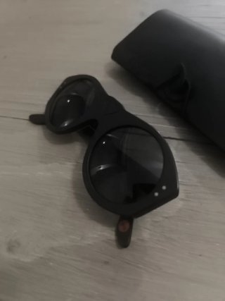 Gafas de sol negras