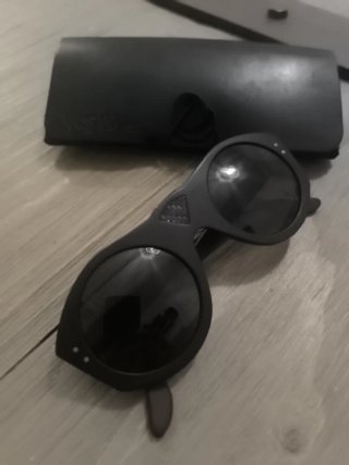 Gafas de sol negras