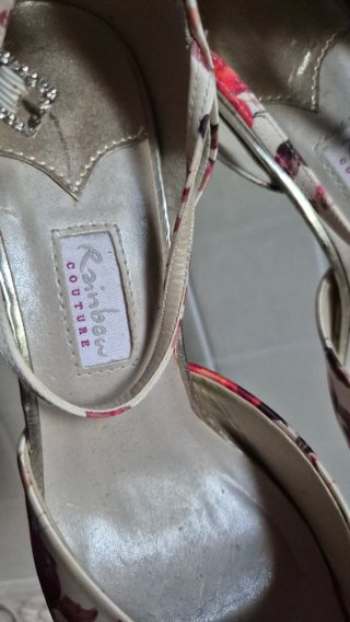 Scarpe con tacco floreali
