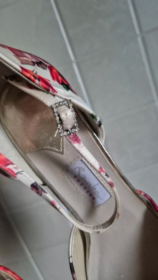 Scarpe con tacco floreali