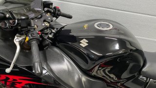 Suzuki Hayabusa 1300 Negra y Roja