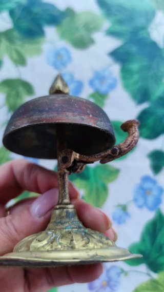 Campanello da tavolo in ottone