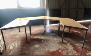 Escritorio de oficina curvo con cajonera