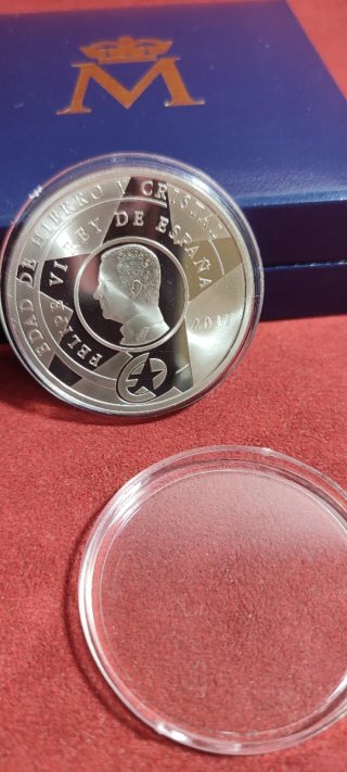 Moneda 10 Euros con tren y edificio