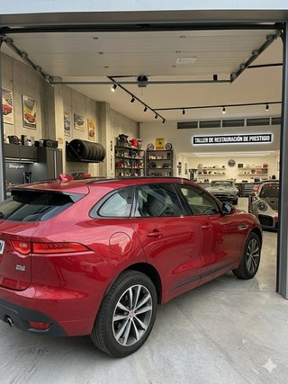 Puerta Jaguar F-Pace 2019