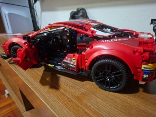 Ferrari 488 GTE Lego Technic imitación  escala 1:1