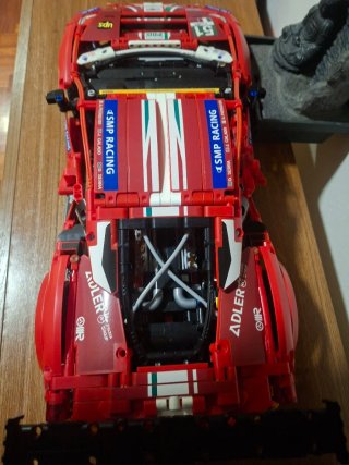 Ferrari 488 GTE Lego Technic imitación  escala 1:1