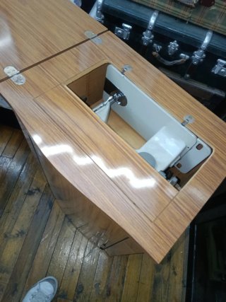 Máquina de coser Sigma antigua