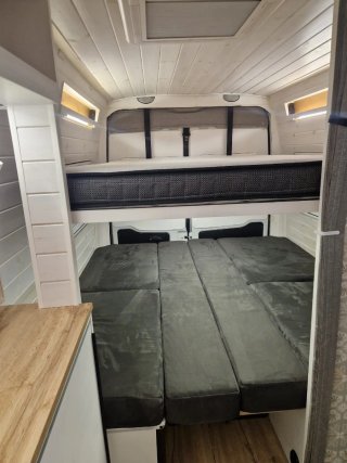Iveco Daily 2016 (5 viajar y dormir)