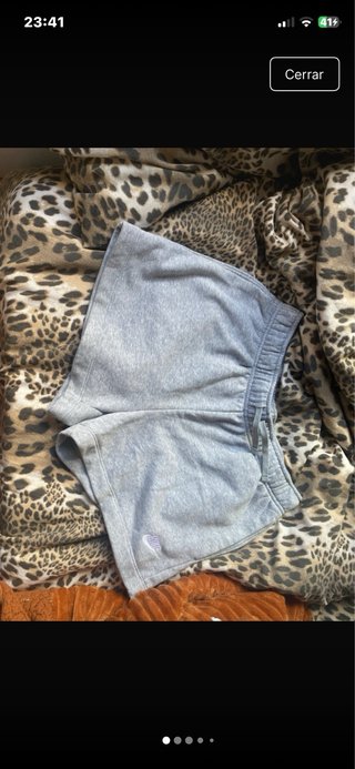Pantalón corto Nike gris