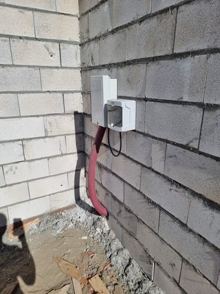 Parcela cerrada con luz y acceso privado-El ZabaL