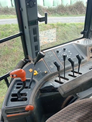 Tractor New Holland M115