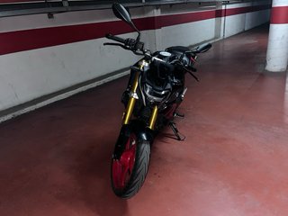 BMW G310R Negra y Roja