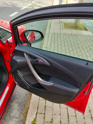 Opel Astra 2012